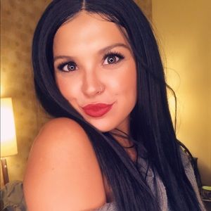 Meet your Posher, Lauren